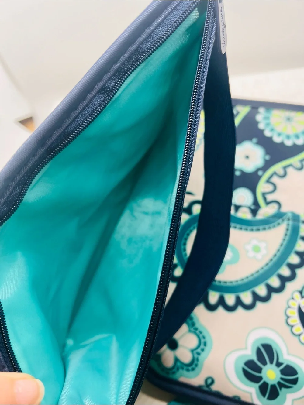 Thirty-One Fold It Up Organizer NEW Paisley Day Tablet Bible Holder Notepad